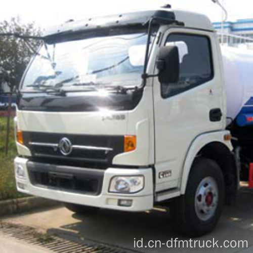 Truk tangki air Dongfeng dengan Captain Chassis